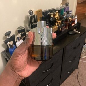 Azzaro wanted by night